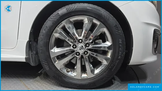 KIA CARNIVAL 9-SEATER PRESTIGE
