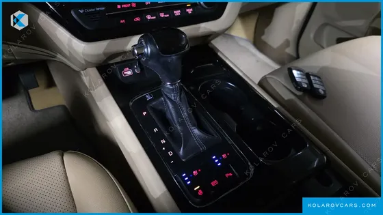 KIA CARNIVAL 9-SEATER PRESTIGE