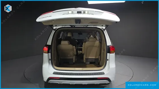 KIA CARNIVAL 9-SEATER PRESTIGE
