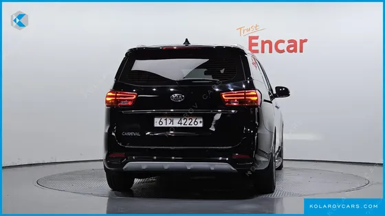 KIA CARNIVAL 9-SEATER NOBLESSE