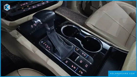 KIA CARNIVAL 9-SEATER NOBLESSE