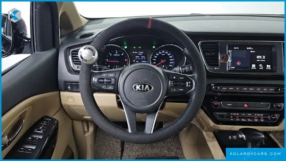 KIA CARNIVAL 9-SEATER NOBLESSE