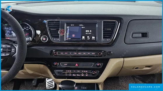 KIA CARNIVAL 9-SEATER NOBLESSE