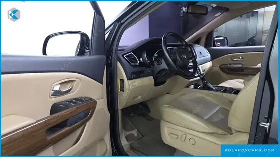 KIA CARNIVAL 9-SEATER HI-LIMOUSINE