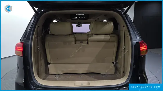 KIA CARNIVAL 9-SEATER HI-LIMOUSINE