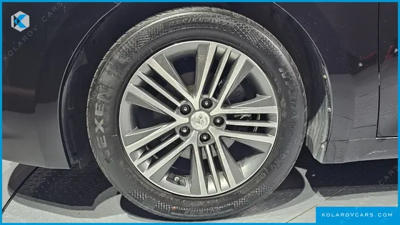 HYUNDAI GRANDEUR HG240 MODERN