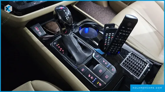 KIA CARNIVAL 9-SEATER HI-LIMOUSINE