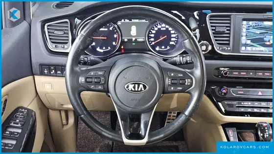 KIA CARNIVAL 9-SEATER HI-LIMOUSINE