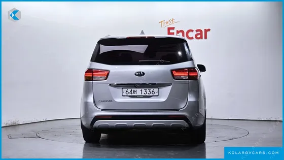 KIA CARNIVAL 9-SEATER PRESTIGE