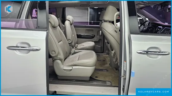 KIA CARNIVAL 9-SEATER PRESTIGE