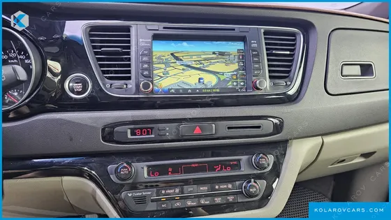 KIA CARNIVAL 9-SEATER PRESTIGE