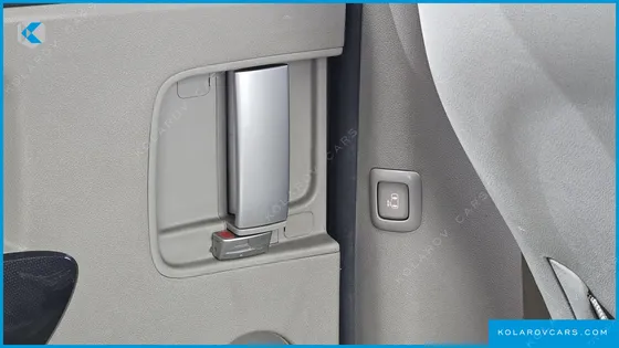 KIA CARNIVAL 9-SEATER PRESTIGE
