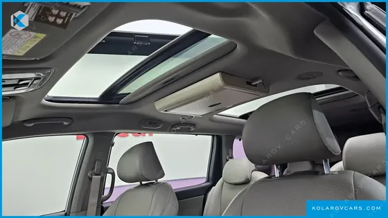 KIA CARNIVAL 9-SEATER PRESTIGE