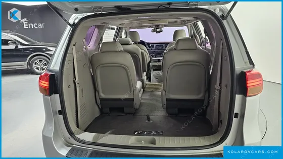 KIA CARNIVAL 9-SEATER PRESTIGE