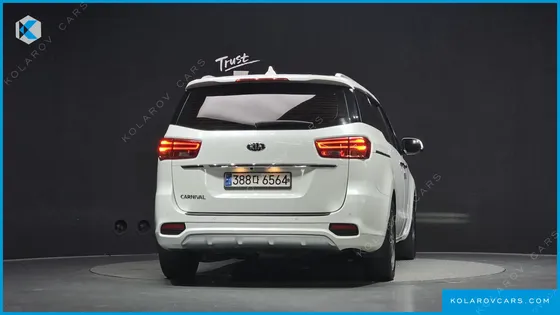 KIA CARNIVAL 9-SEATER NOBLESSE SPECIAL