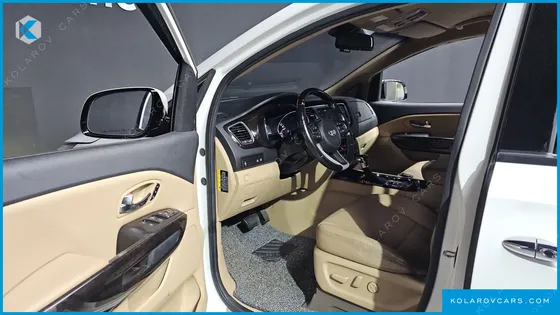KIA CARNIVAL 9-SEATER NOBLESSE SPECIAL