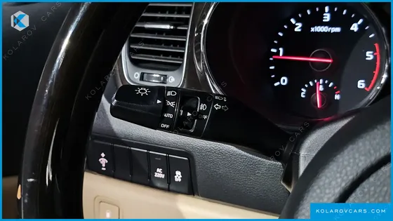 KIA CARNIVAL 9-SEATER NOBLESSE SPECIAL
