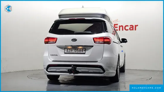 KIA CARNIVAL 9-SEATER HI-LIMOUSINE