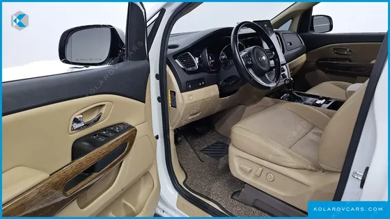 KIA CARNIVAL 9-SEATER HI-LIMOUSINE