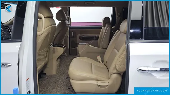 KIA CARNIVAL 9-SEATER HI-LIMOUSINE