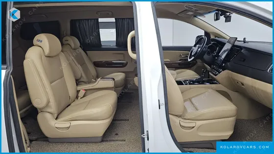 KIA CARNIVAL 9-SEATER HI-LIMOUSINE
