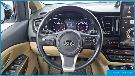 KIA CARNIVAL 9-SEATER HI-LIMOUSINE