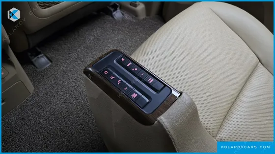 KIA CARNIVAL 9-SEATER HI-LIMOUSINE