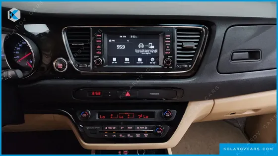 KIA CARNIVAL 7-SEATER LIMOUSINE