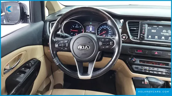 KIA CARNIVAL 7-SEATER LIMOUSINE