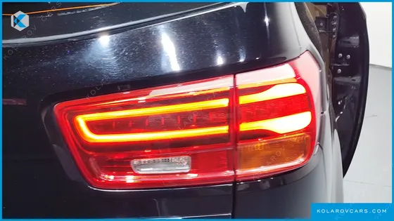 KIA CARNIVAL 7-SEATER LIMOUSINE
