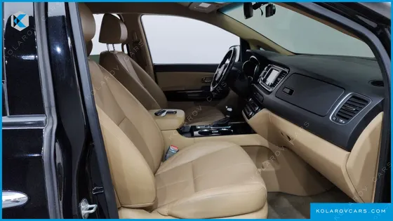 KIA CARNIVAL 7-SEATER LIMOUSINE