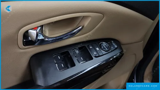KIA CARNIVAL 7-SEATER LIMOUSINE