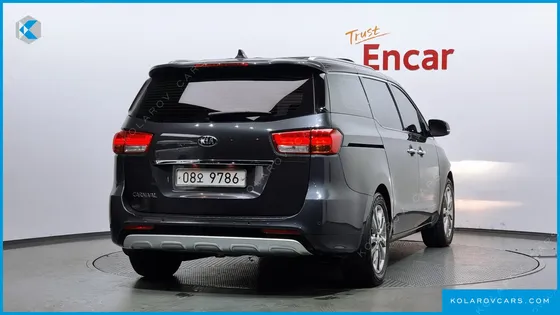 KIA CARNIVAL 9-SEATER NOBLESSE