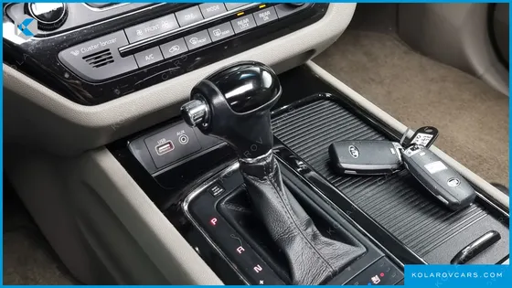 KIA CARNIVAL 9-SEATER NOBLESSE