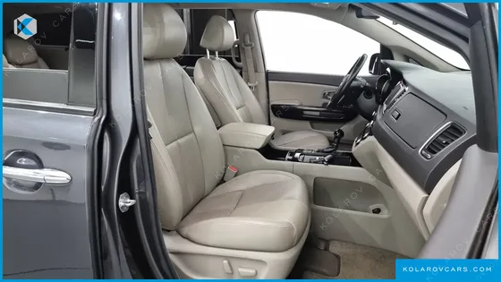 KIA CARNIVAL 9-SEATER NOBLESSE