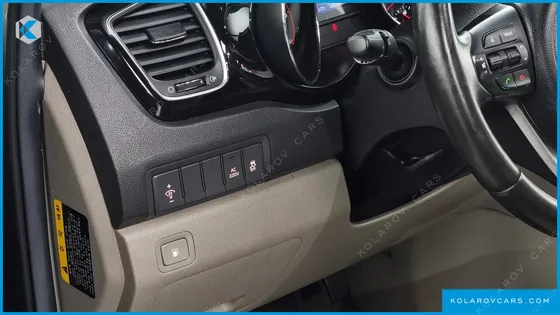 KIA CARNIVAL 9-SEATER NOBLESSE
