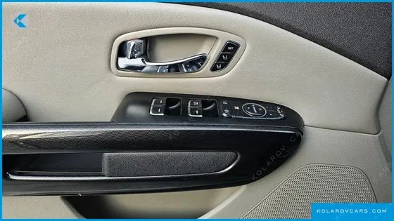 KIA CARNIVAL 9-SEATER NOBLESSE
