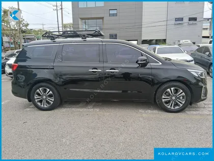 KIA CARNIVAL 9-SEATER LUXURY