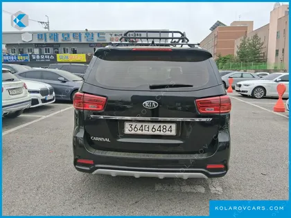 KIA CARNIVAL 9-SEATER LUXURY