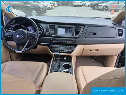 KIA CARNIVAL 9-SEATER LUXURY