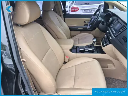 KIA CARNIVAL 9-SEATER LUXURY