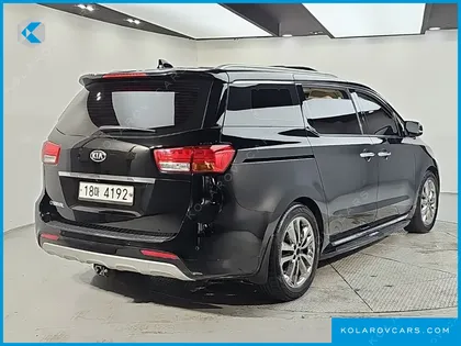 KIA CARNIVAL 9-SEATER NOBLESSE