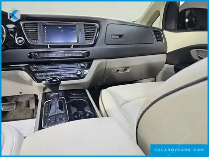 KIA CARNIVAL 9-SEATER NOBLESSE