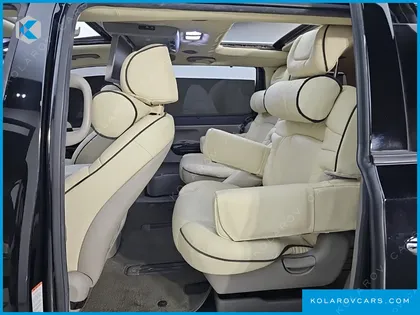 KIA CARNIVAL 9-SEATER NOBLESSE