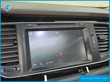 KIA CARNIVAL 9-SEATER NOBLESSE