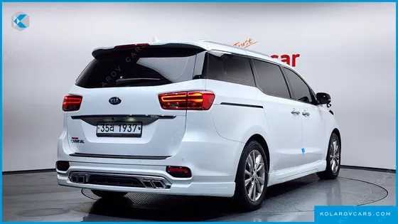 KIA CARNIVAL 9-SEATER PRSTIGE