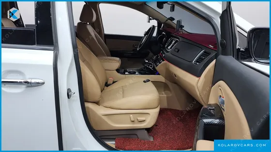 KIA CARNIVAL 9-SEATER PRSTIGE