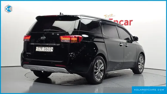 KIA CARNIVAL 9-SEATER PRESTIGE