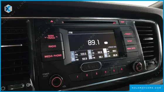 KIA CARNIVAL 9-SEATER PRESTIGE