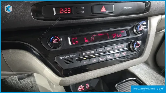 KIA CARNIVAL 9-SEATER PRESTIGE